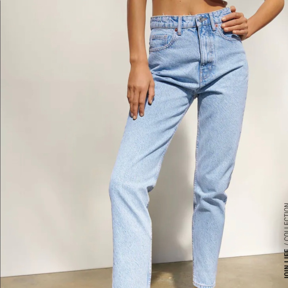 Light Blue Zara Mom Jeans